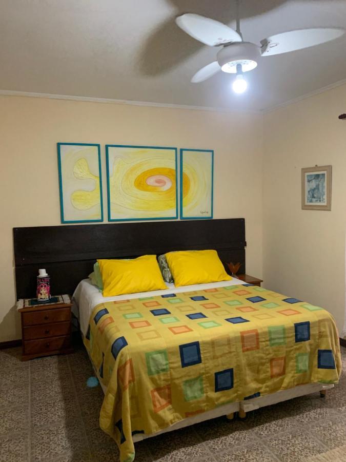 Lindo Sobrado Amarelo -próximo a praia Mongaguá Exterior foto