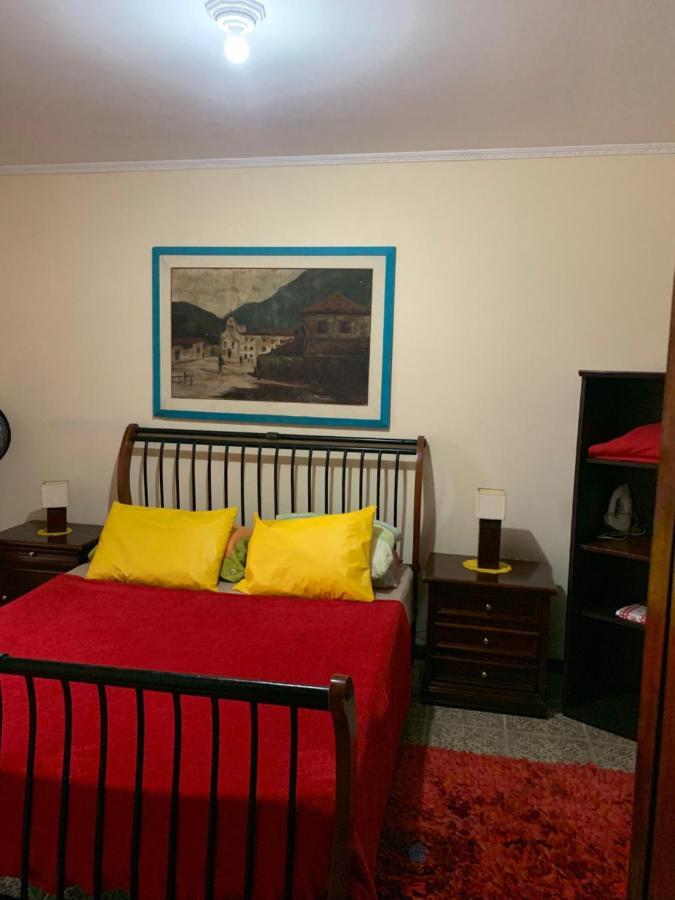 Lindo Sobrado Amarelo -próximo a praia Mongaguá Exterior foto