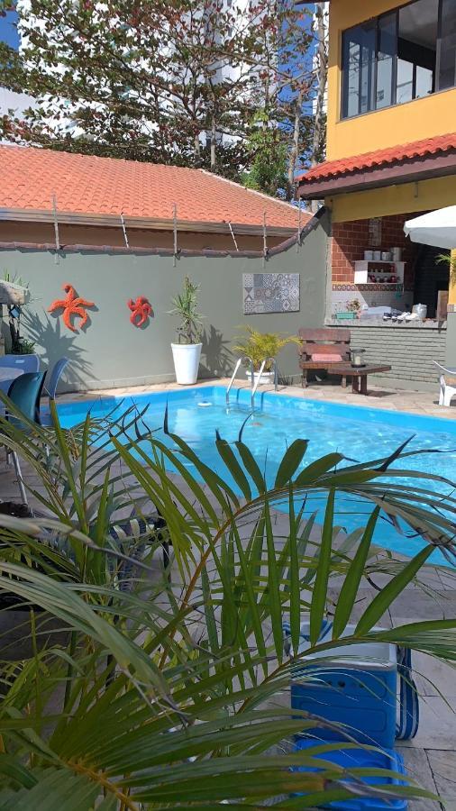 Lindo Sobrado Amarelo -próximo a praia Mongaguá Exterior foto