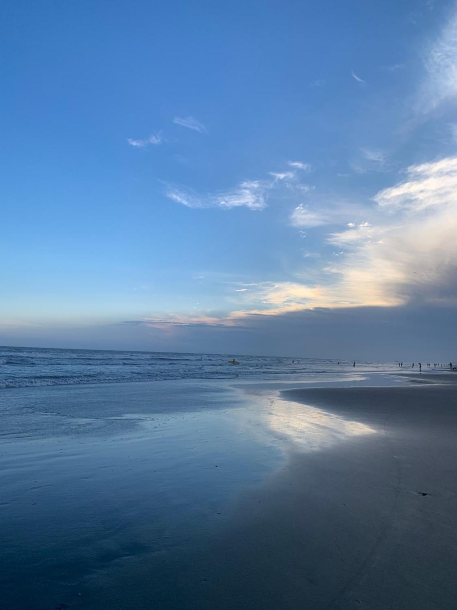 Lindo Sobrado Amarelo -próximo a praia Mongaguá Exterior foto